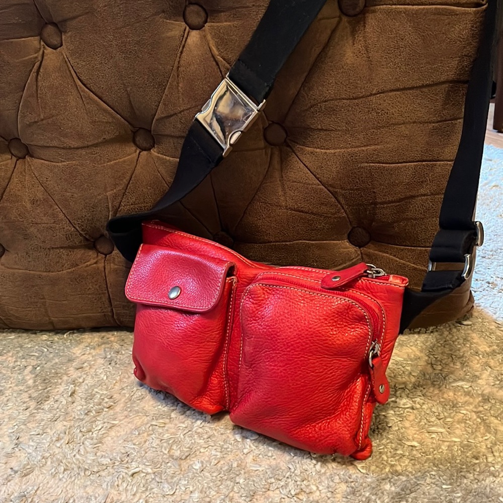 Roots Red Leather crossbody/fannypack